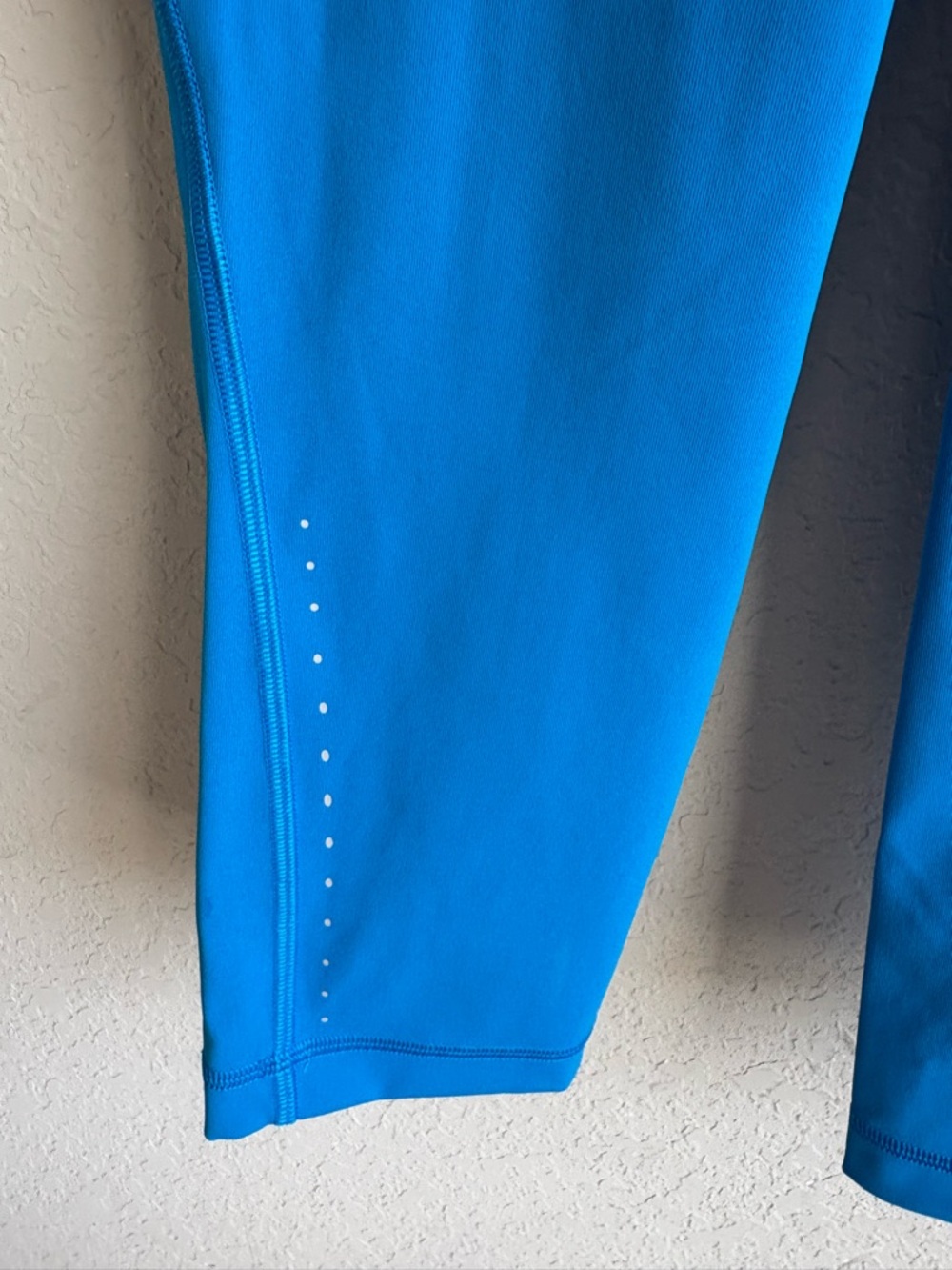 Lululemon Swift Speed High-Rise
Crop Cerulean Blue/ Size 4 - Picture 4 of 6